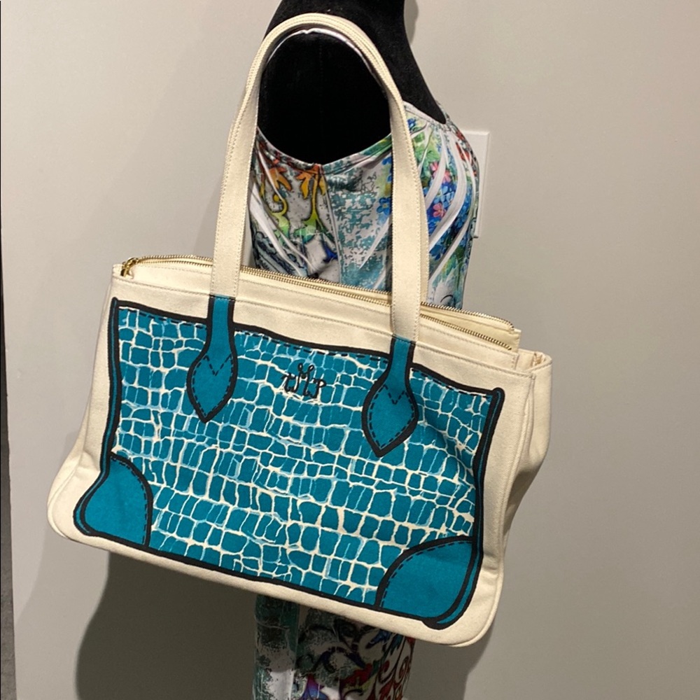 NWOT Stylish Cream and Blue Shoulder bag.